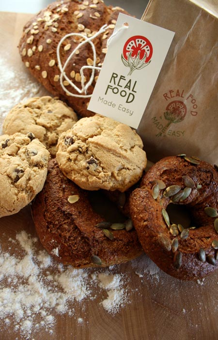 logo design; real food made easy